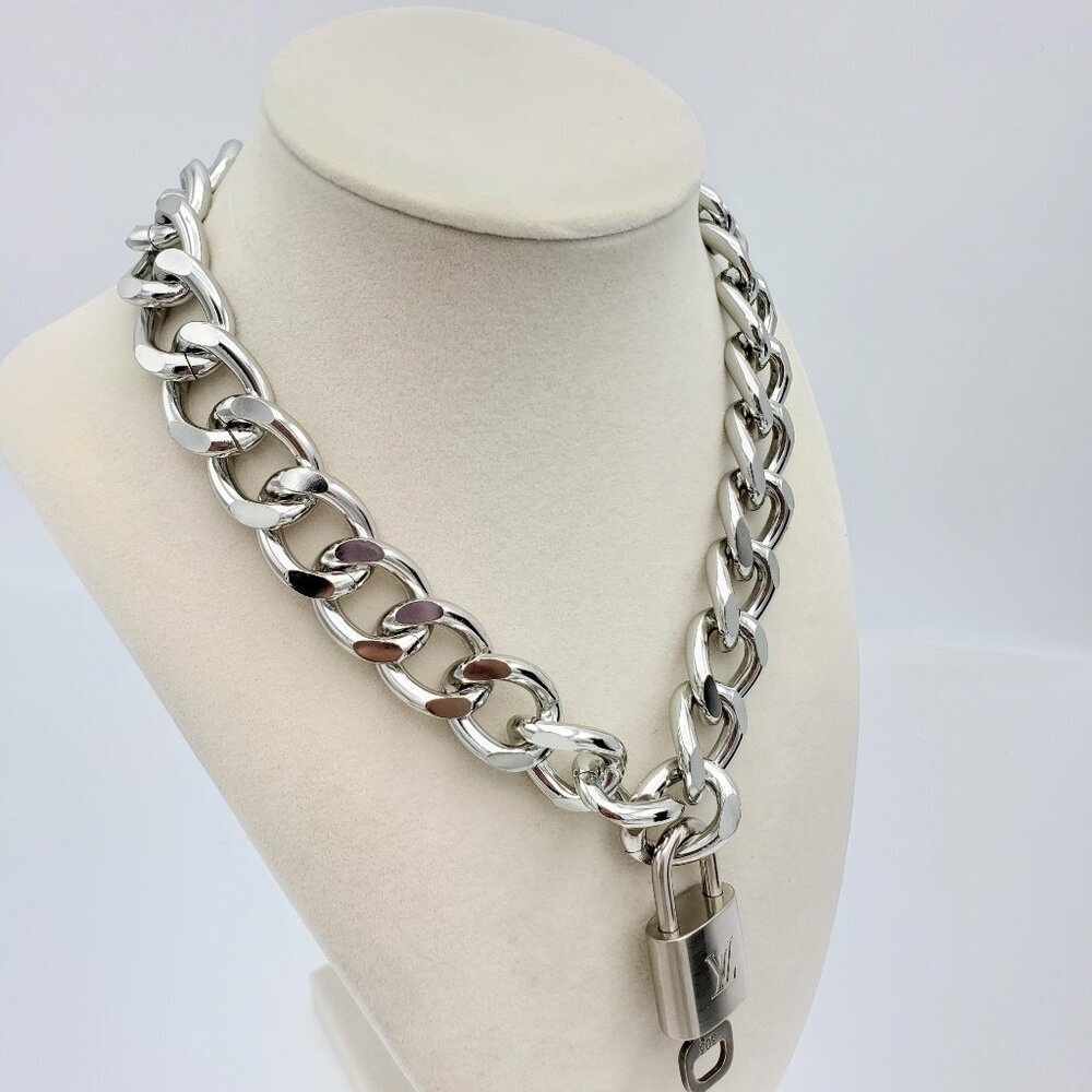 Authentic Louis Vuitton Padlock w/Unbranded Stainless Steel Plated Silver Chain - Picture 3 of 10